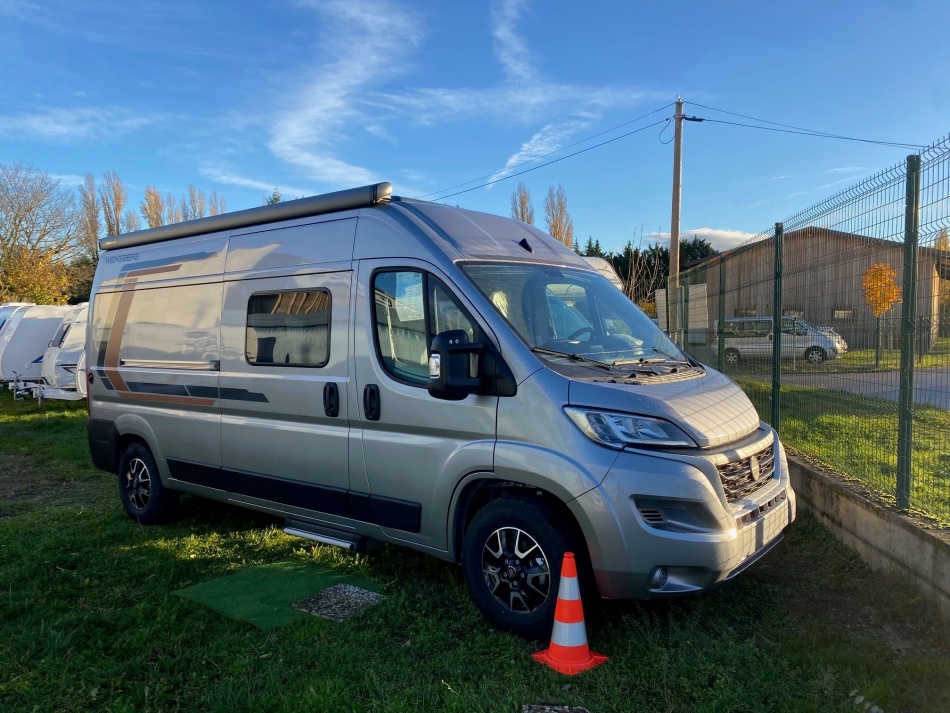 camping car WEINSBERG  CARABUS 600 MQ modèle 2024