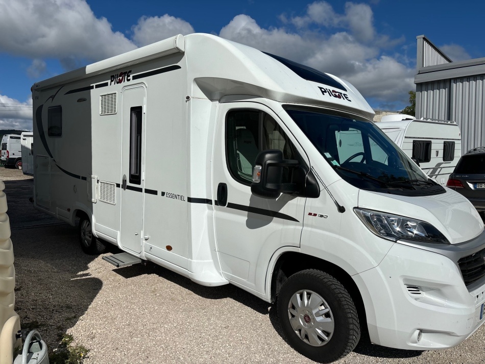 camping car PILOTE  ESSENTIEL  P746C modèle 2018