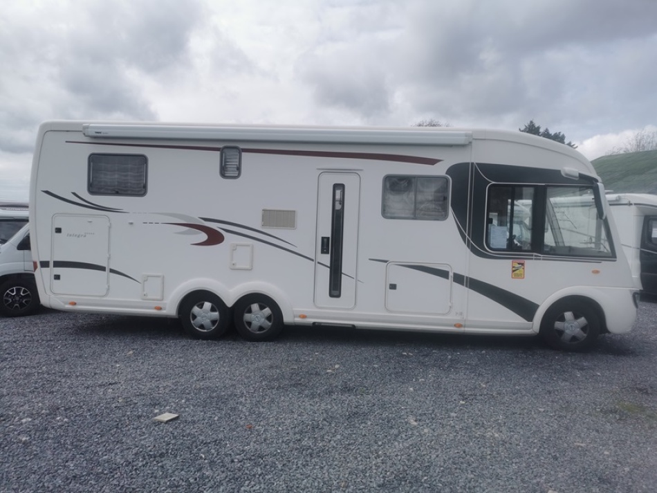 camping car EURA MOBIL  *INTEGRA 850 QB modèle 2013