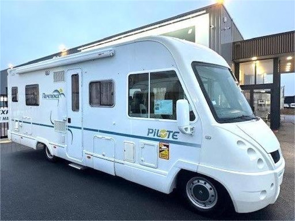 camping car PILOTE  REFERENCE G 735J modèle 2010