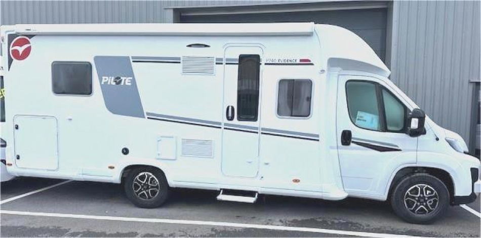 camping car PILOTE  EVIDENCE  P 740 FC modèle 2025