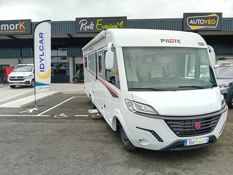 camping car PILOTE  EVIDENCE G 740 FC modèle 2025